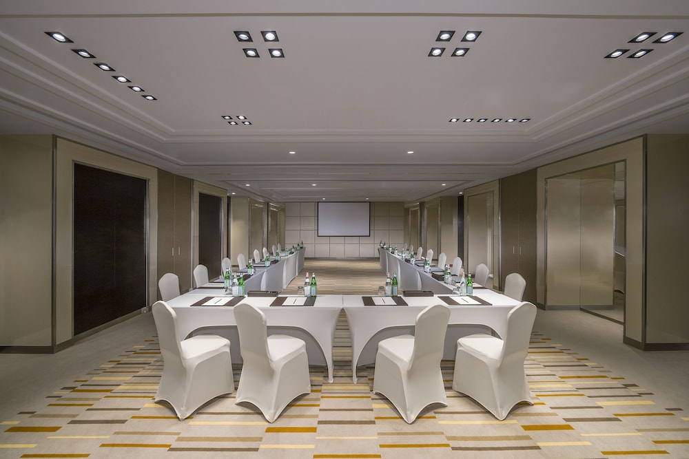 Hyatt Regency Dubai Creek Heights Residences — Hotel building in Dubai