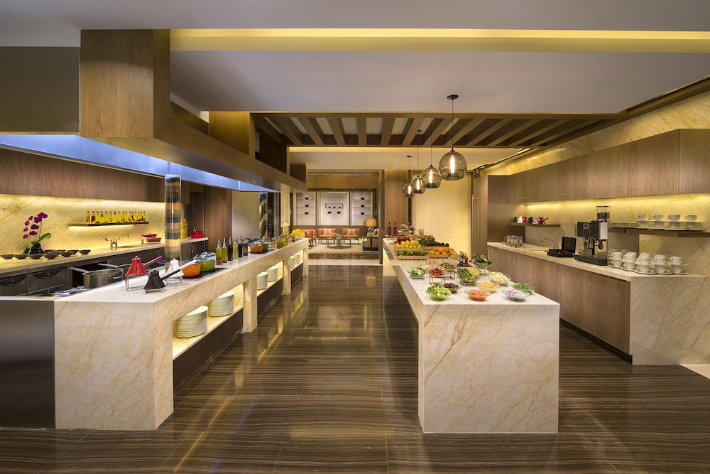 Hyatt Regency Dubai Creek Heights Residences — Restaurant & bars in Dubai