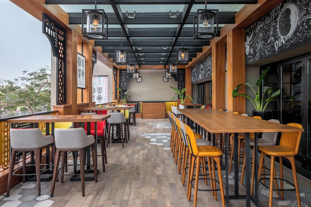 Hyatt Regency Dubai Creek Heights Residences — Restaurant & bars in Dubai