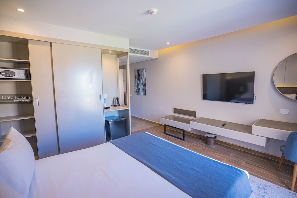 V Grand Beach Resort Sahl Hasheesh — Hotel rooms in Sahl Hasheesh, Red Sea