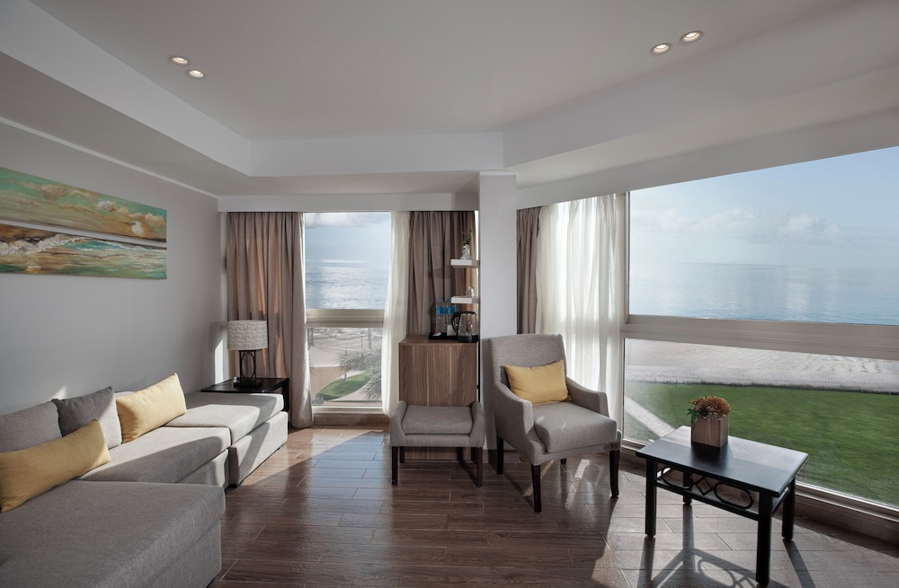 V Grand Beach Resort Sahl Hasheesh — Hotel rooms in Sahl Hasheesh, Red Sea