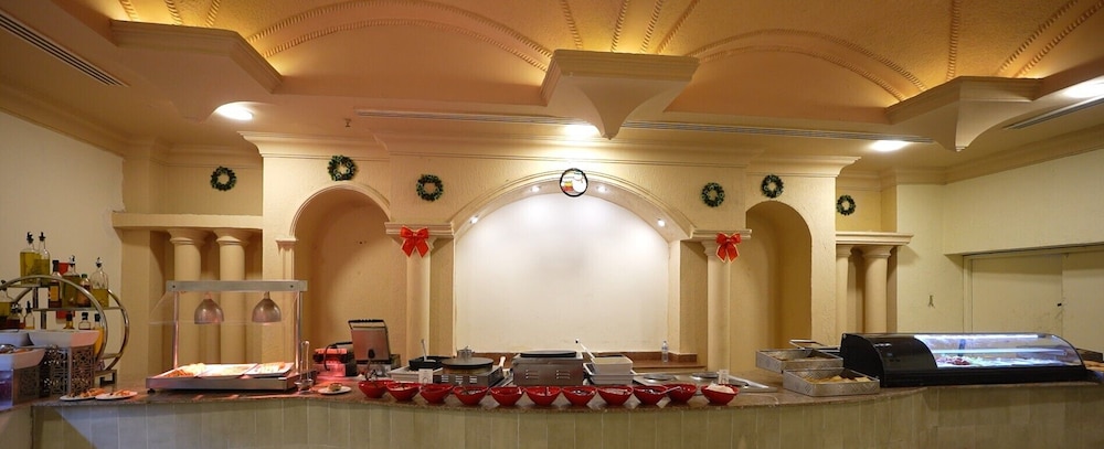 V Grand Beach Resort Sahl Hasheesh — Restaurant & bars in Sahl Hasheesh, Red Sea