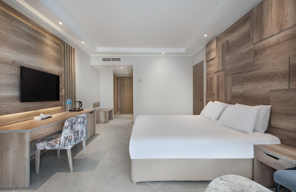 V Grand Beach Resort Sahl Hasheesh — Hotel rooms in Sahl Hasheesh, Red Sea