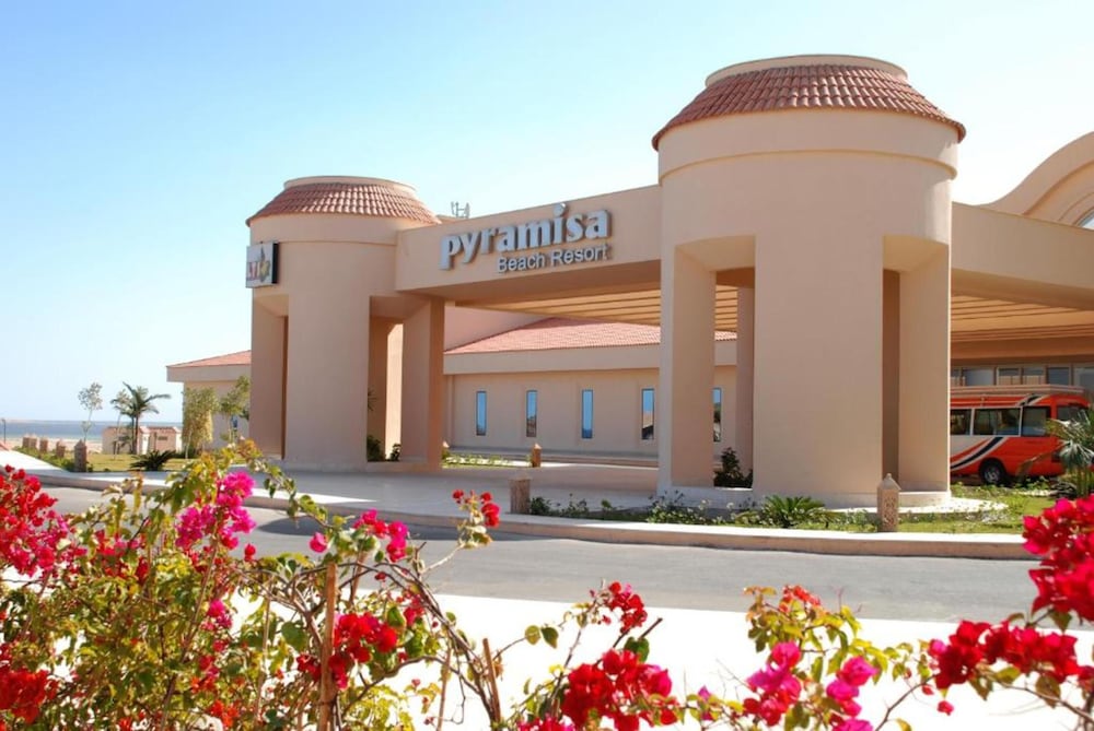 V Grand Beach Resort Sahl Hasheesh — Hotel building in Sahl Hasheesh, Red Sea