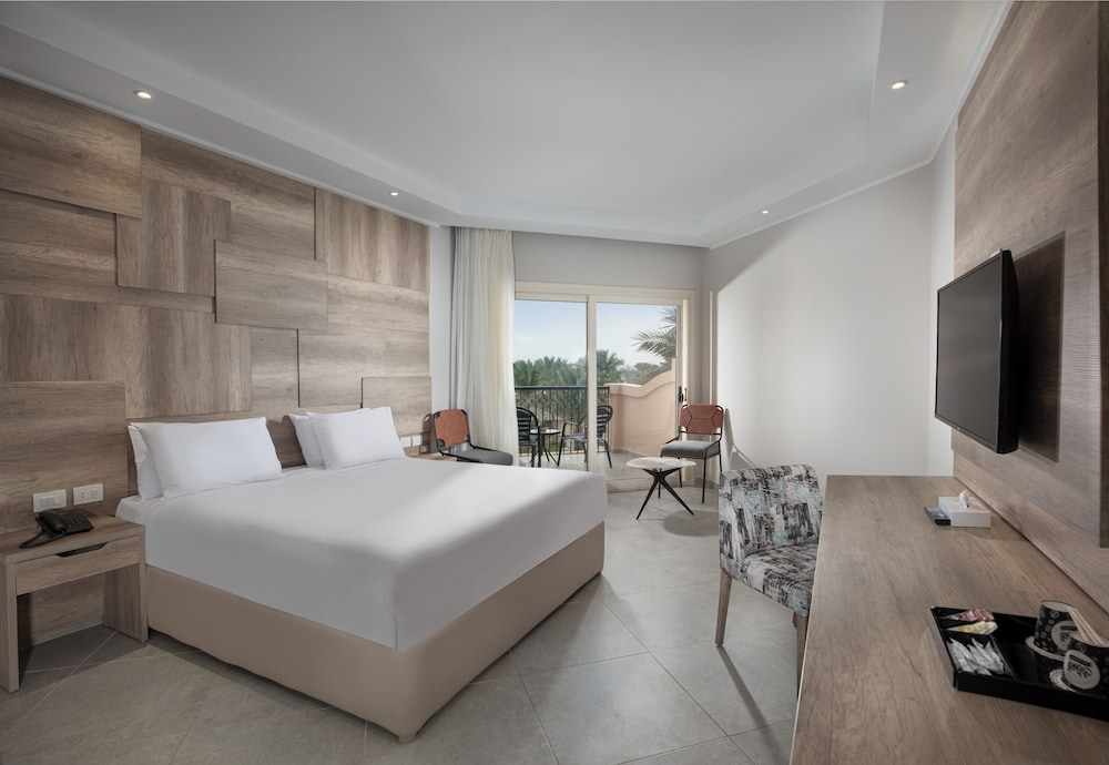 V Grand Beach Resort Sahl Hasheesh — Hotel rooms in Sahl Hasheesh, Red Sea