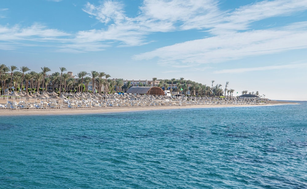 V Grand Beach Resort Sahl Hasheesh — Beach in Sahl Hasheesh, Red Sea