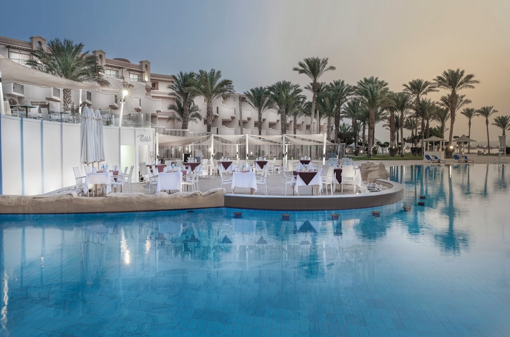 V Grand Beach Resort Sahl Hasheesh — Restaurant & bars in Sahl Hasheesh, Red Sea