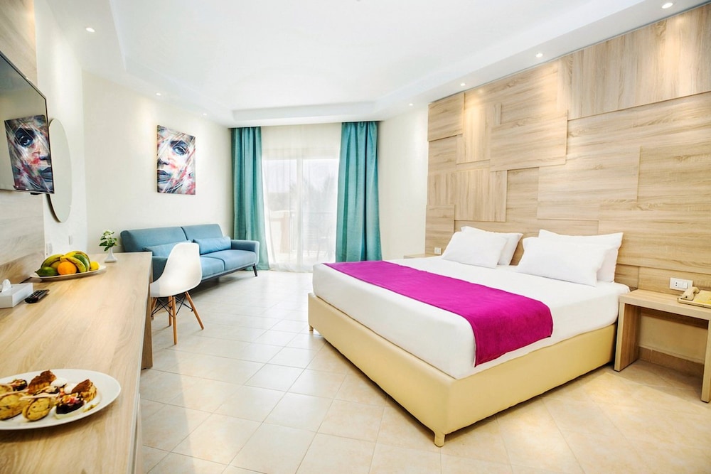 V Grand Beach Resort Sahl Hasheesh — Hotel rooms in Sahl Hasheesh, Red Sea