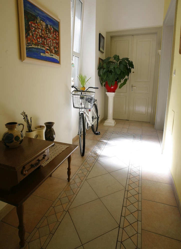 Apartments Marmont — Hotel building in Split, Split-Dalmatia