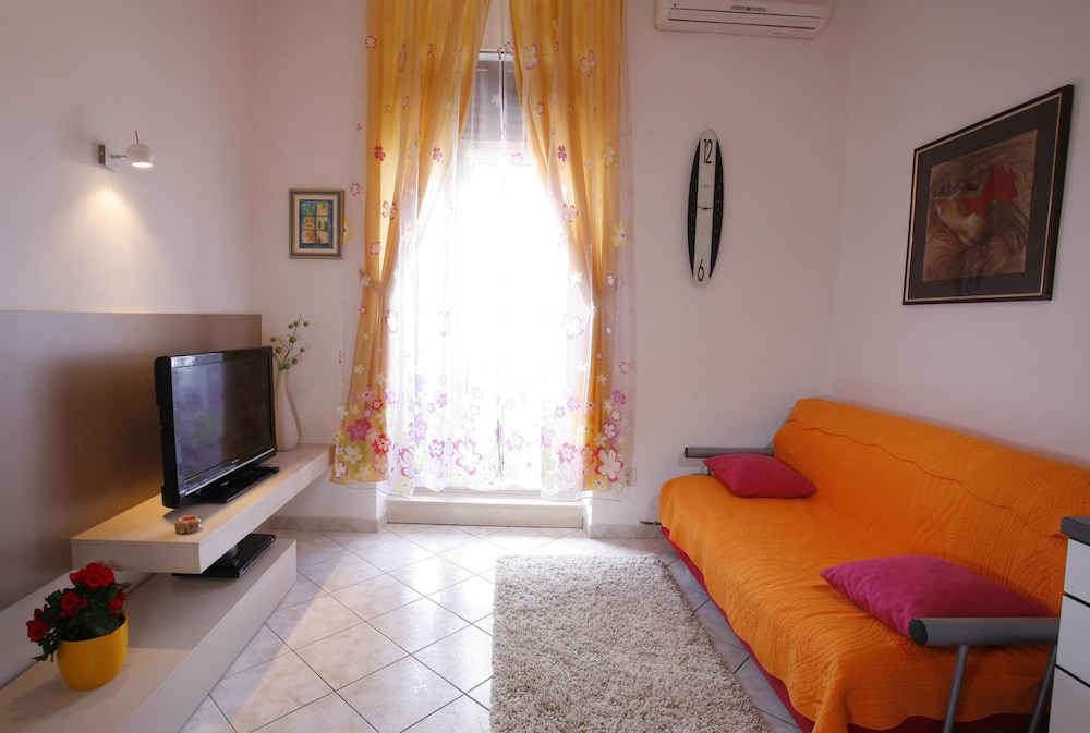 Apartments Marmont — Hotel rooms in Split, Split-Dalmatia