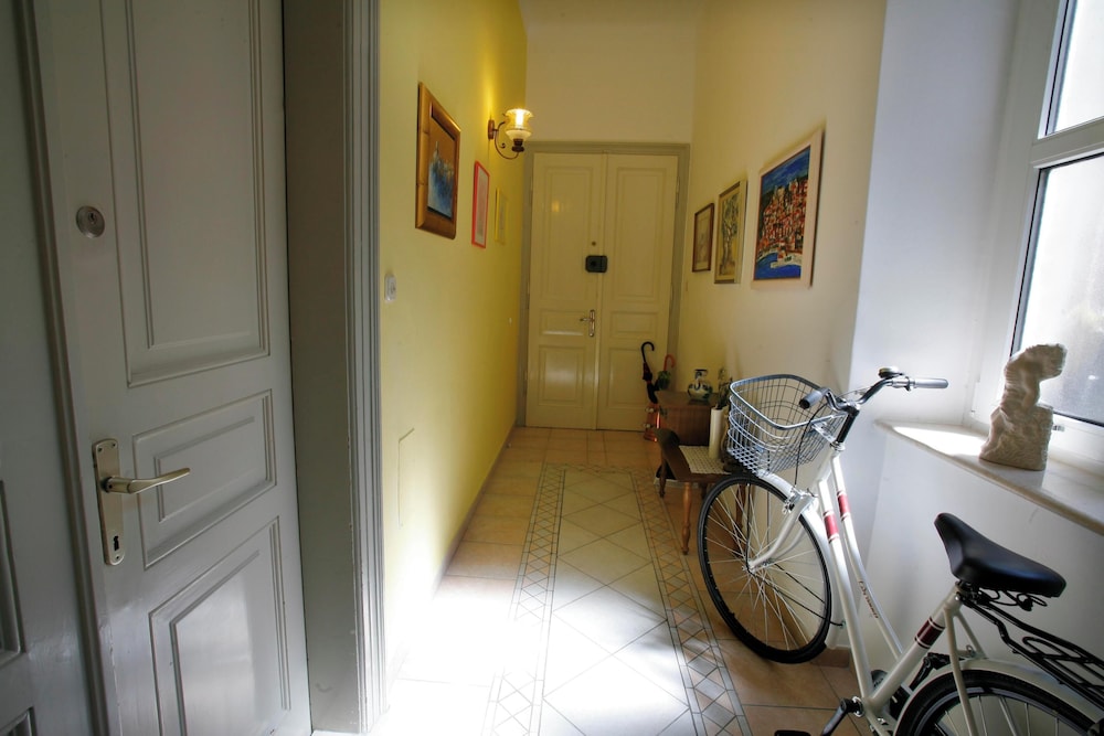 Apartments Marmont — Hotel building in Split, Split-Dalmatia