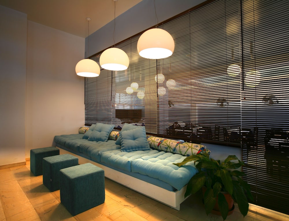 Kamari Beach Hotel — Hotel rooms in Kamari, South Aegean