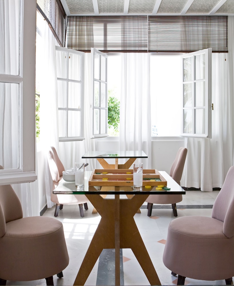 Kamari Beach Hotel — Restaurant & bars in Kamari, South Aegean