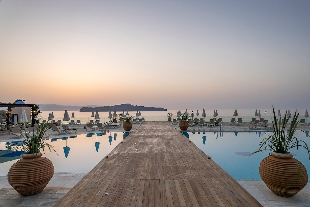 Leptos Panorama Hotel — Swimming pool in Chania