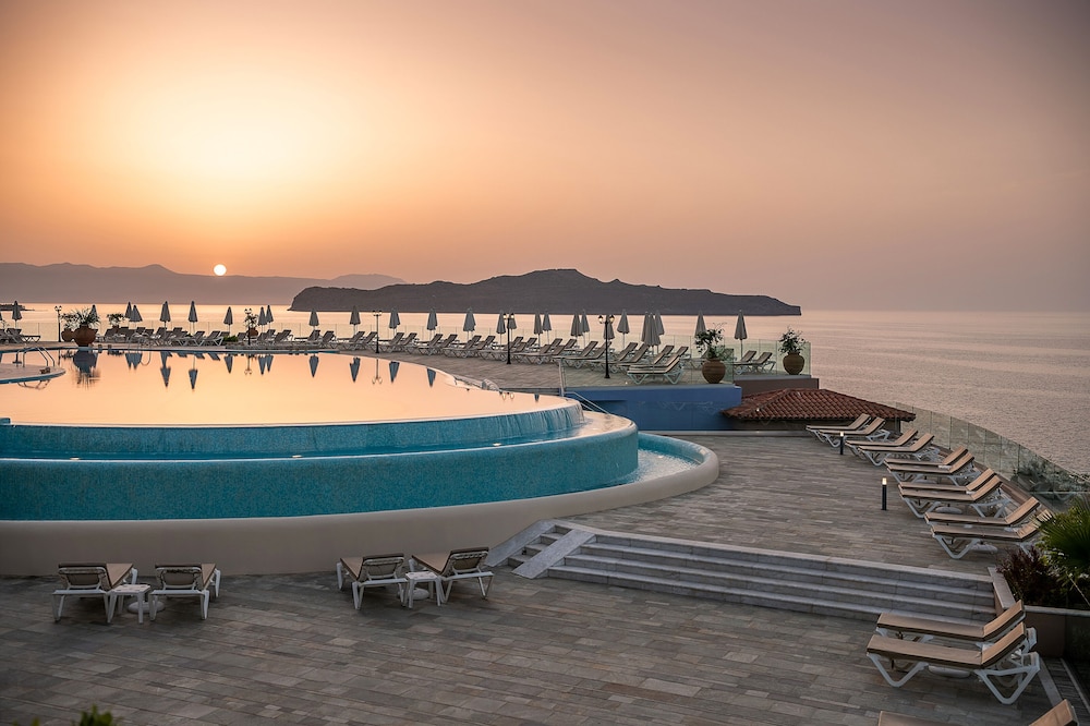 Leptos Panorama Hotel — Swimming pool in Chania