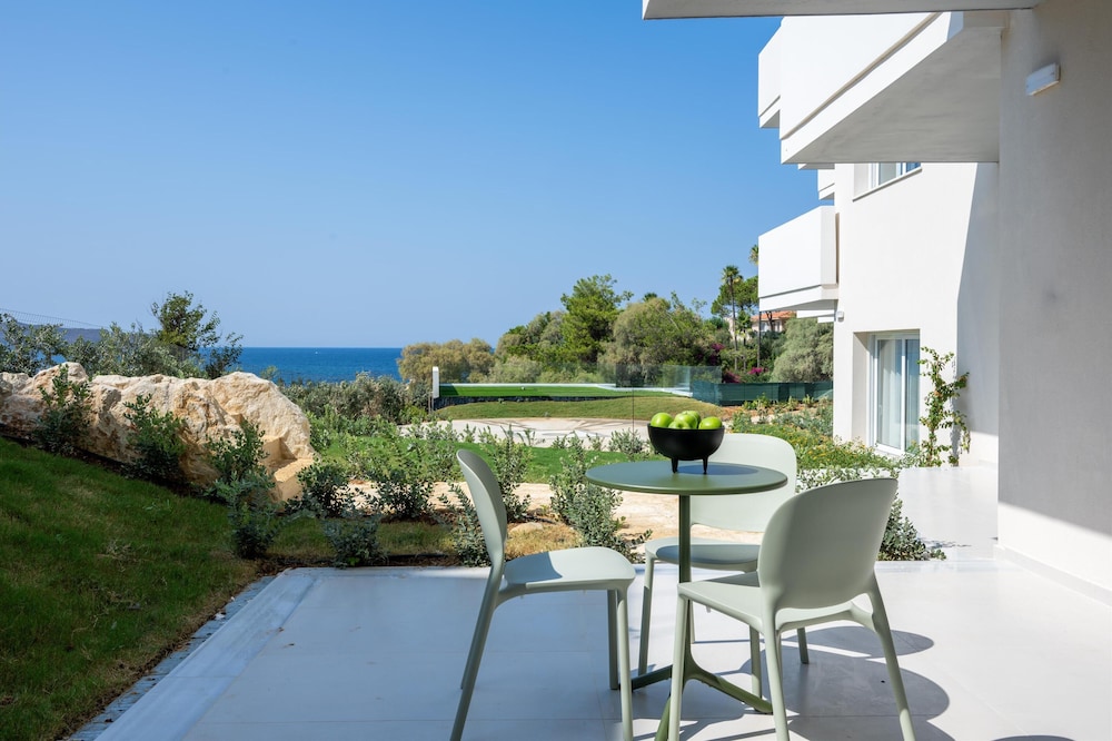Leptos Panorama Hotel — Hotel rooms in Chania