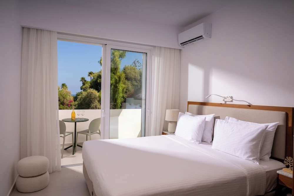 Leptos Panorama Hotel — Hotel rooms in Chania