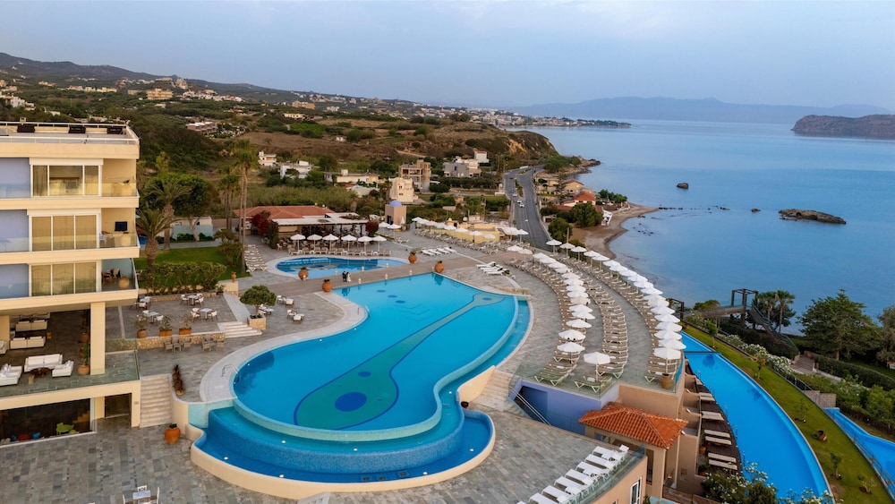 Leptos Panorama Hotel — Swimming pool in Chania