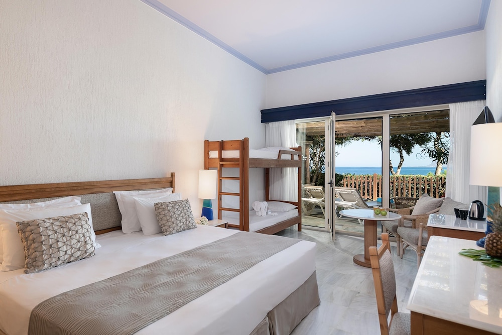 Leptos Panorama Hotel — Hotel rooms in Chania