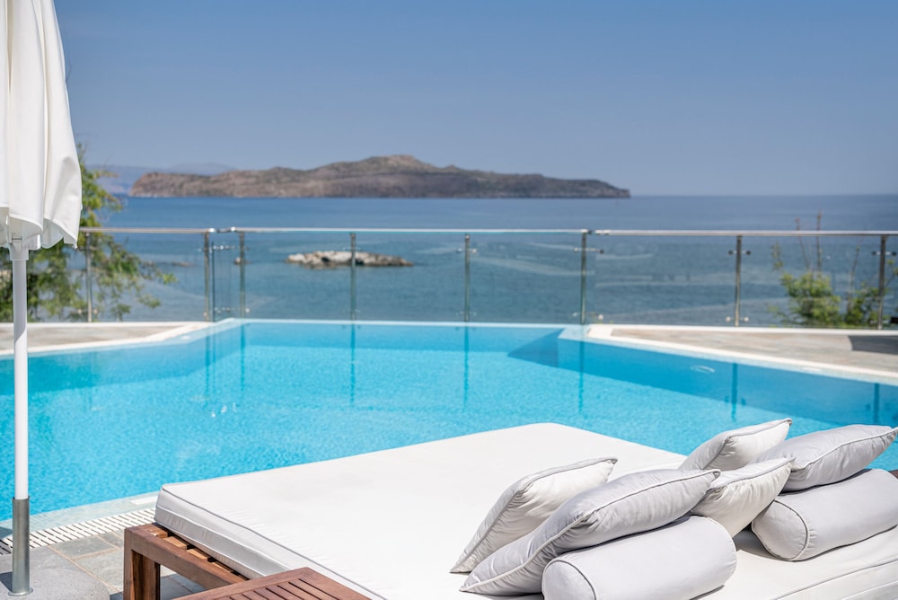 Leptos Panorama Hotel — Swimming pool in Chania