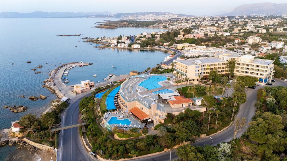 Leptos Panorama Hotel — Hotel building in Chania