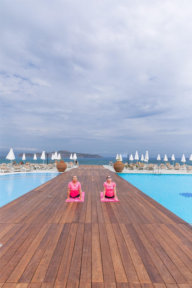 Leptos Panorama Hotel — Swimming pool in Chania