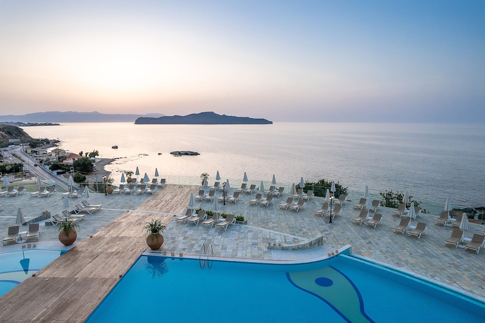 Leptos Panorama Hotel — Swimming pool in Chania