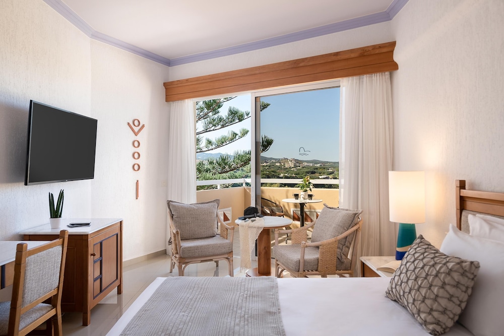 Leptos Panorama Hotel — Hotel rooms in Chania