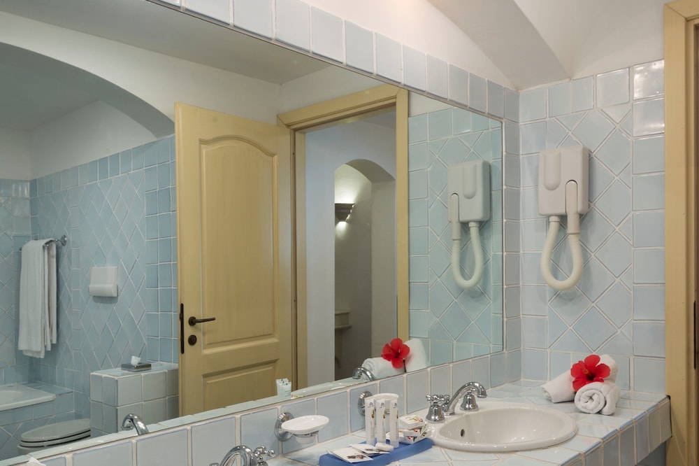 Hotel la Bisaccia — Hotel rooms in Arzachena, Sardinia