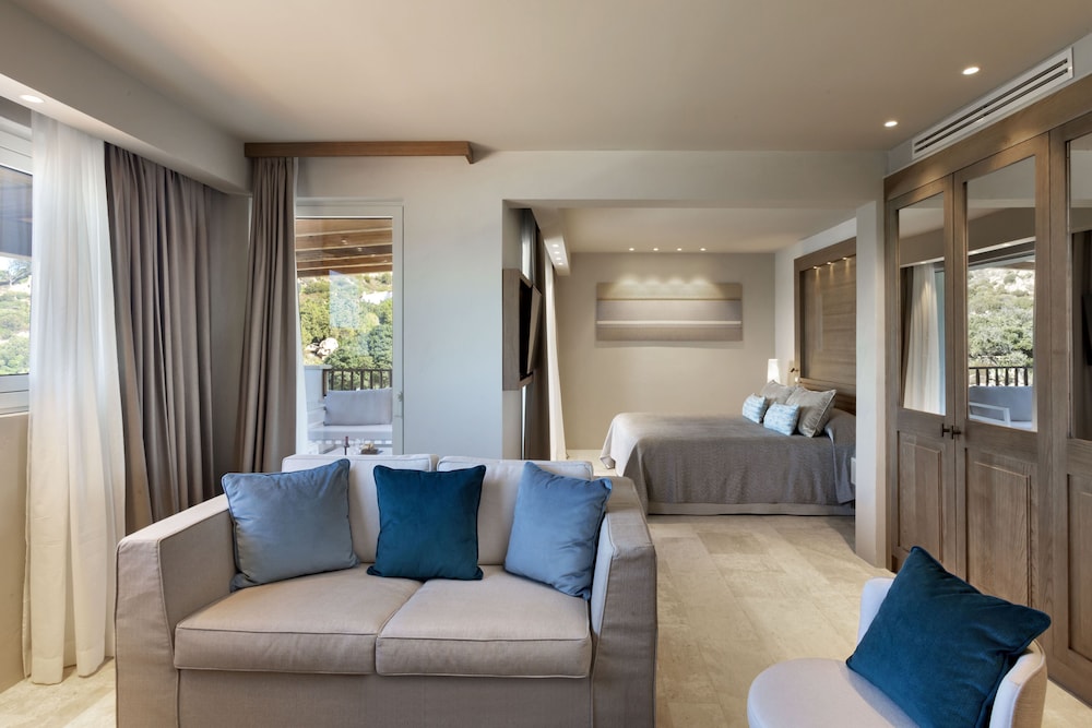 Hotel la Bisaccia — Hotel rooms in Arzachena, Sardinia