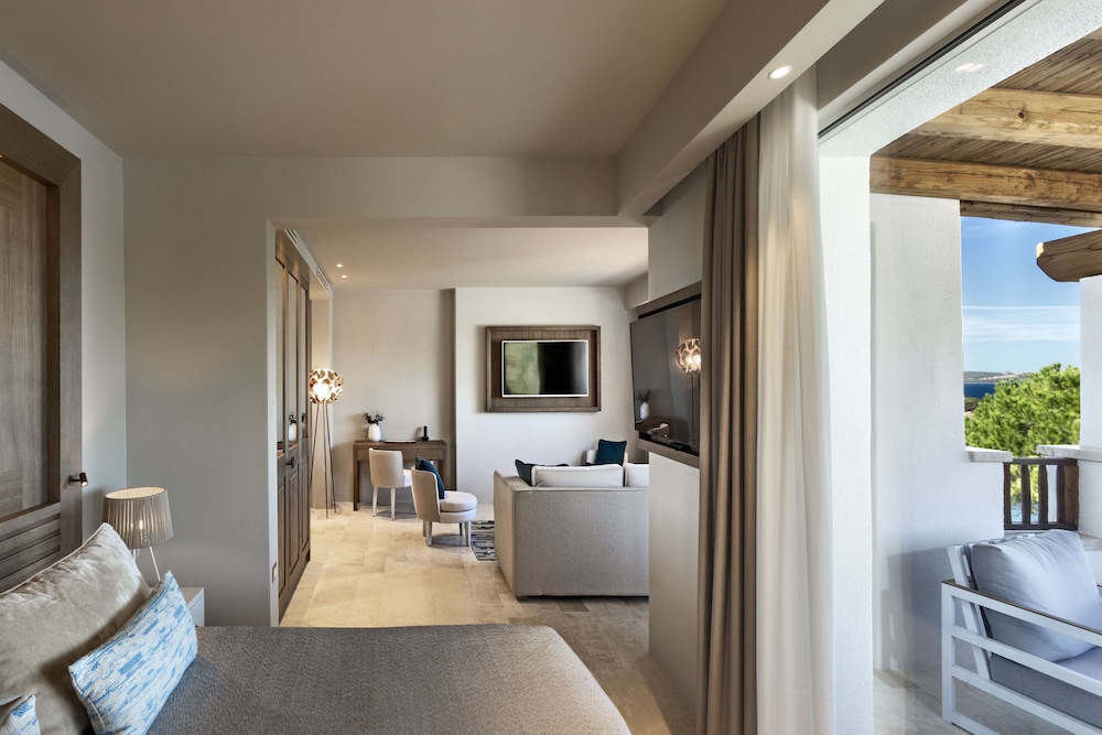 Hotel la Bisaccia — Hotel rooms in Arzachena, Sardinia