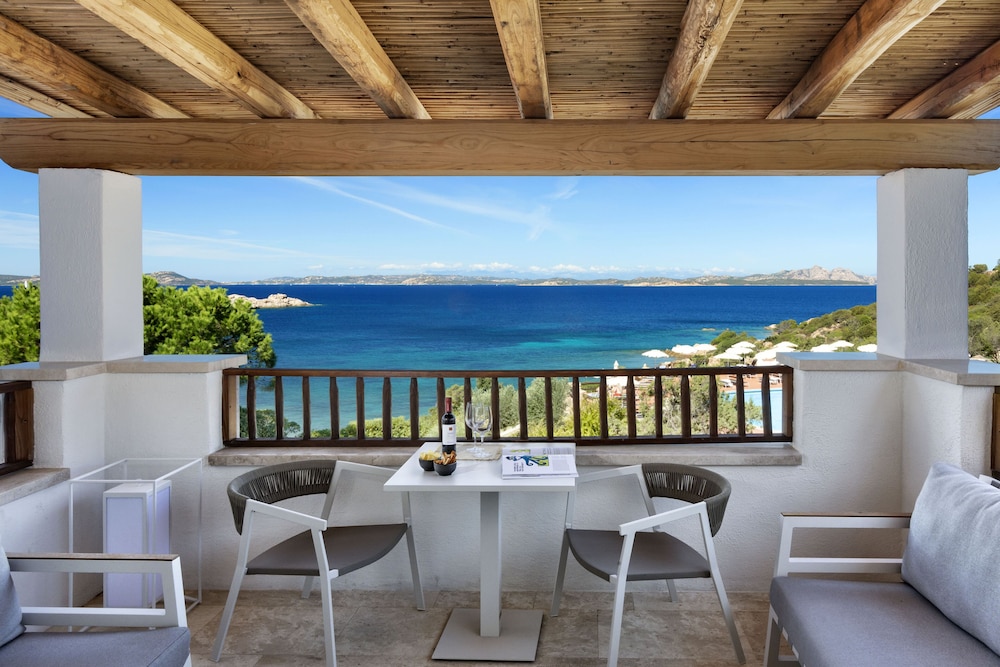 Hotel la Bisaccia — Hotel rooms in Arzachena, Sardinia