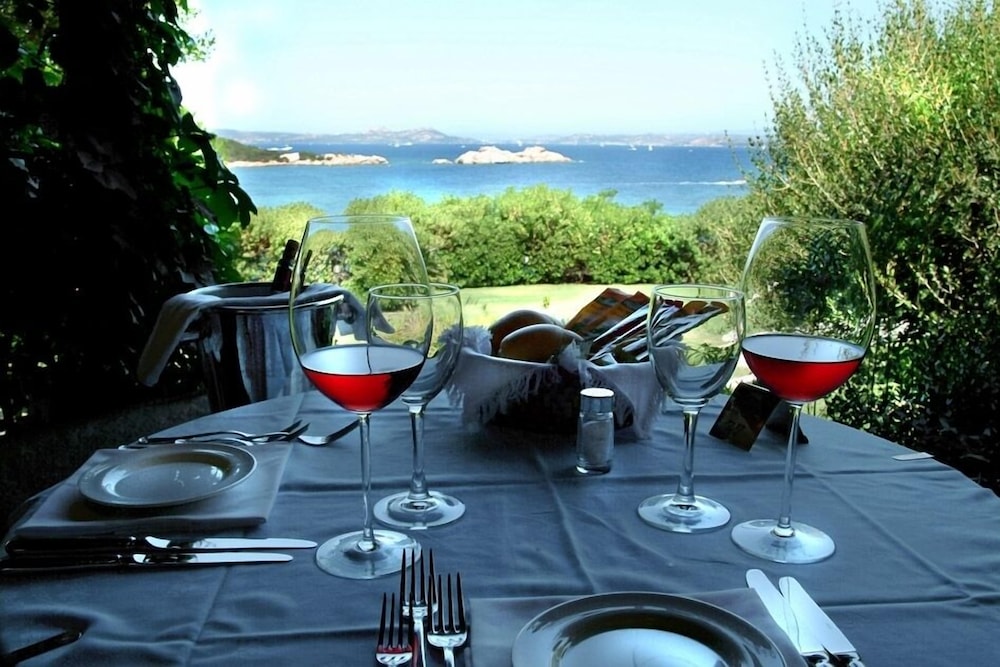 Hotel la Bisaccia — Restaurant & bars in Arzachena, Sardinia