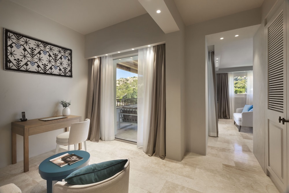 Hotel la Bisaccia — Hotel rooms in Arzachena, Sardinia
