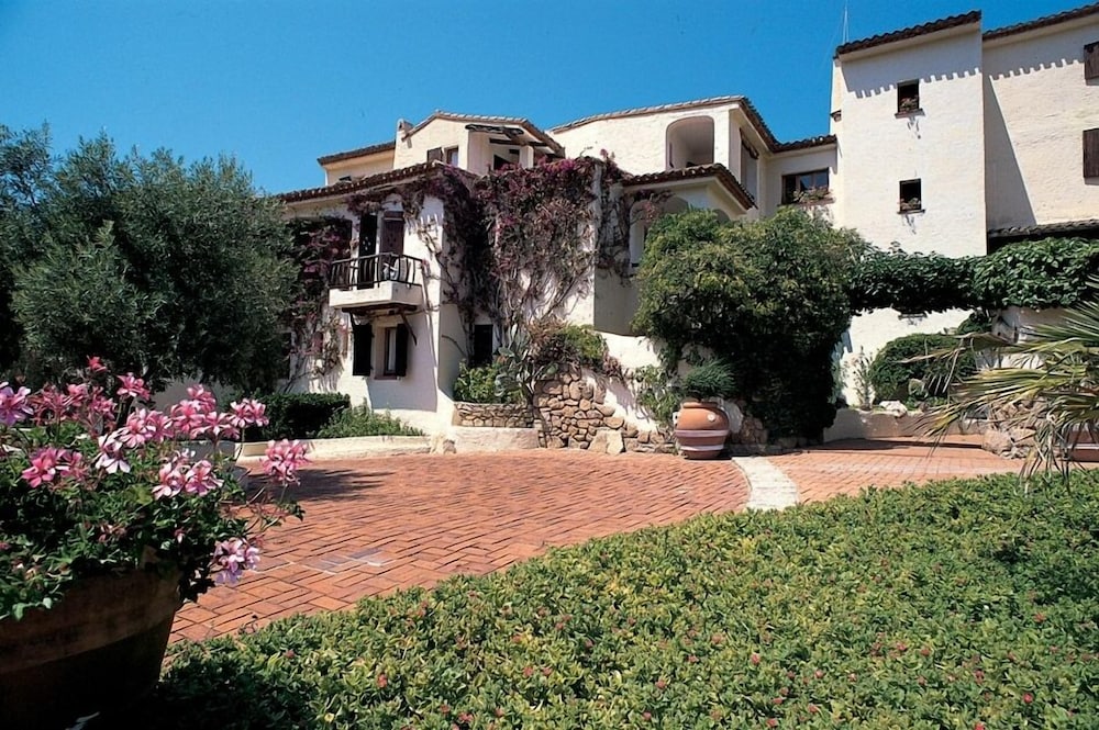 Hotel la Bisaccia — Hotel building in Arzachena, Sardinia