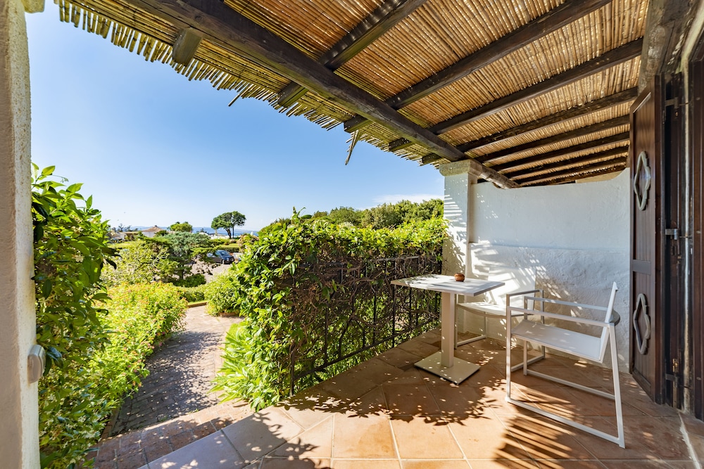 Hotel la Bisaccia — Hotel building in Arzachena, Sardinia