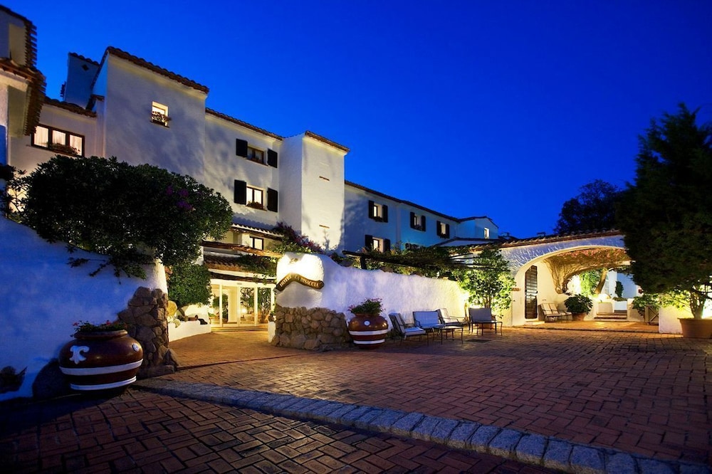 Hotel la Bisaccia — Hotel building in Arzachena, Sardinia