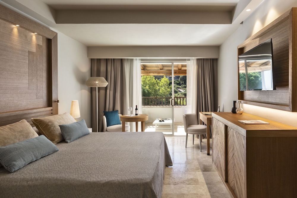 Hotel la Bisaccia — Hotel rooms in Arzachena, Sardinia
