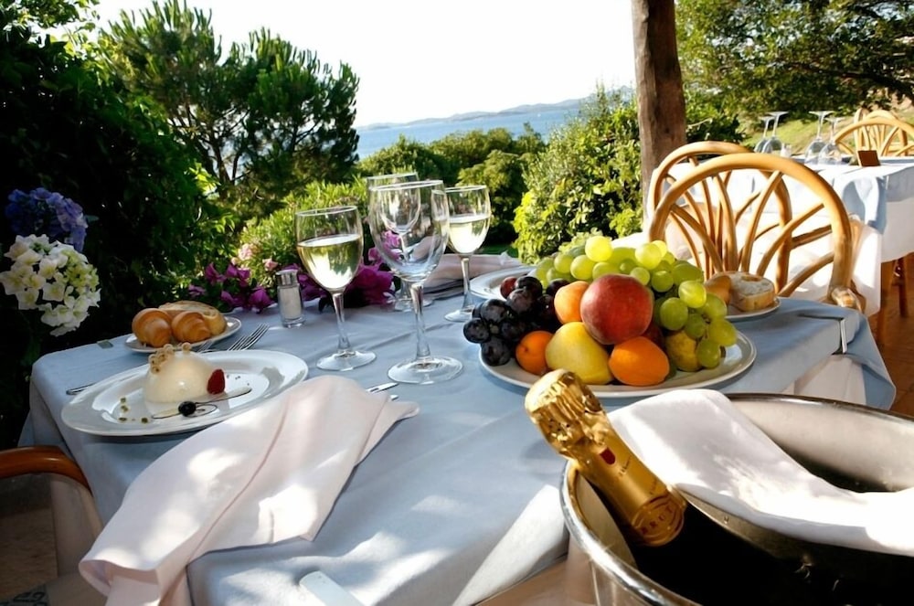 Hotel la Bisaccia — Restaurant & bars in Arzachena, Sardinia