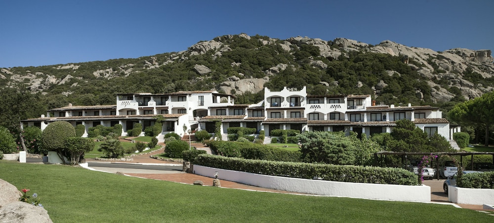 Hotel la Bisaccia — Hotel building in Arzachena, Sardinia