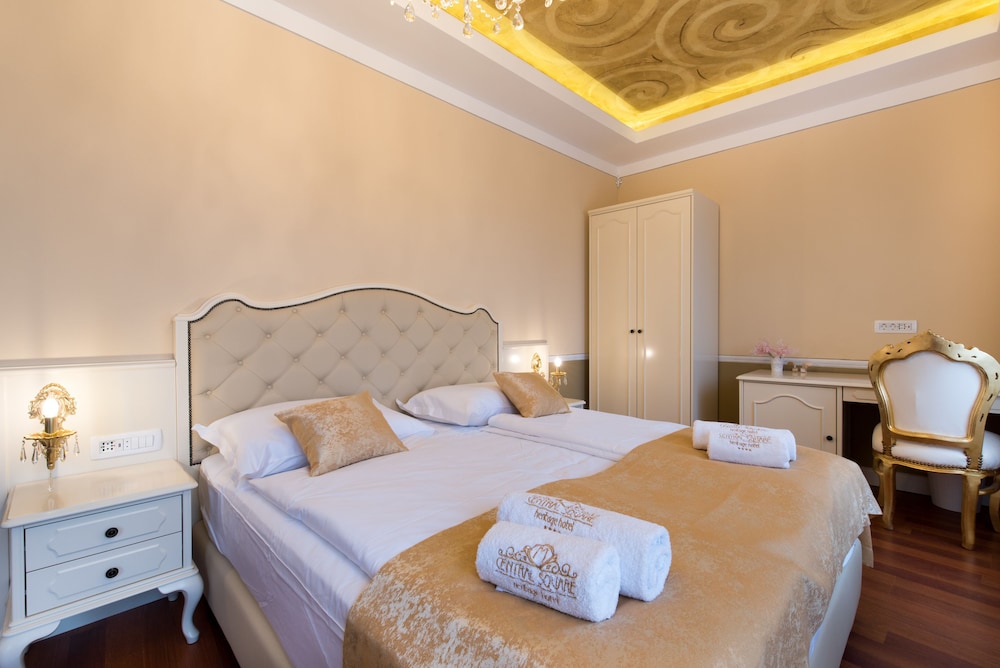 Central Square Heritage Hotel — Hotel rooms in Split, Split-Dalmatia