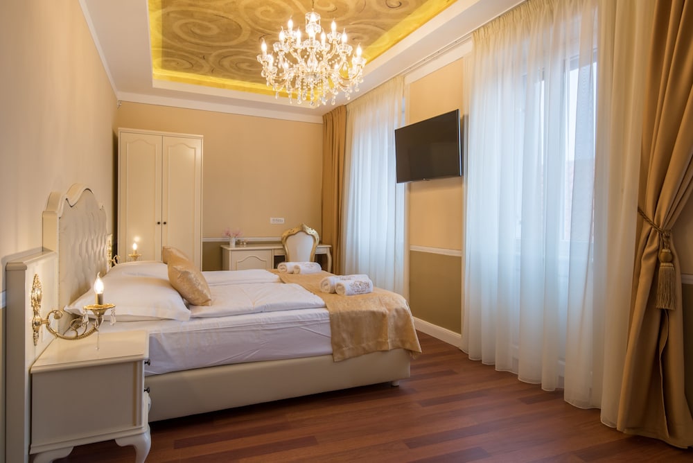 Central Square Heritage Hotel — Hotel rooms in Split, Split-Dalmatia