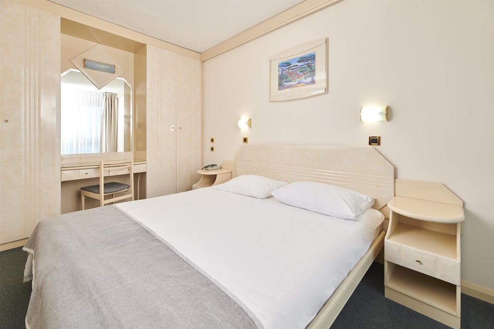 Hotel Gran Vista Plava Laguna — Hotel rooms in Poreč, Istria