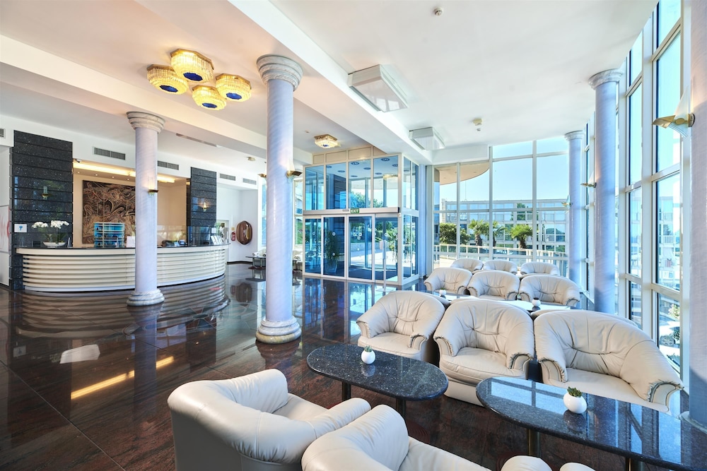 Hotel Gran Vista Plava Laguna — Hotel building in Poreč, Istria