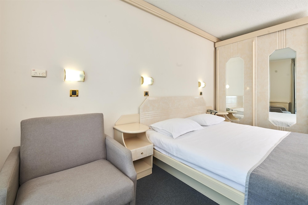 Hotel Gran Vista Plava Laguna — Hotel rooms in Poreč, Istria