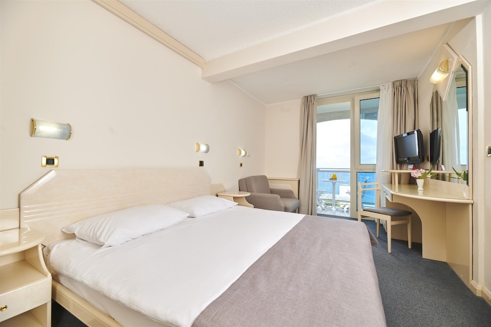 Hotel Gran Vista Plava Laguna — Hotel rooms in Poreč, Istria