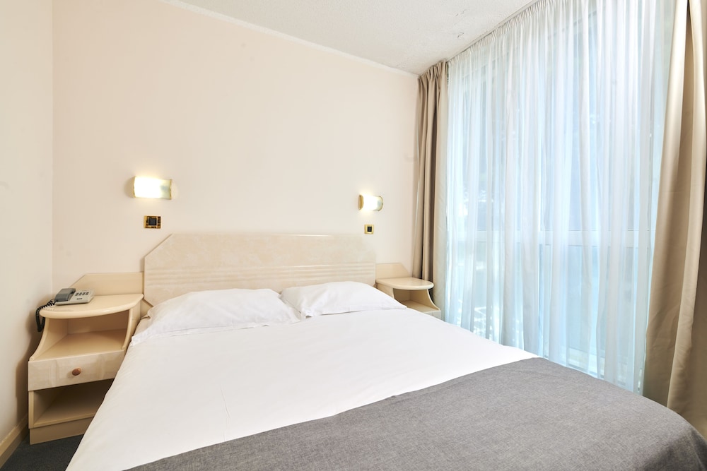 Hotel Gran Vista Plava Laguna — Hotel rooms in Poreč, Istria