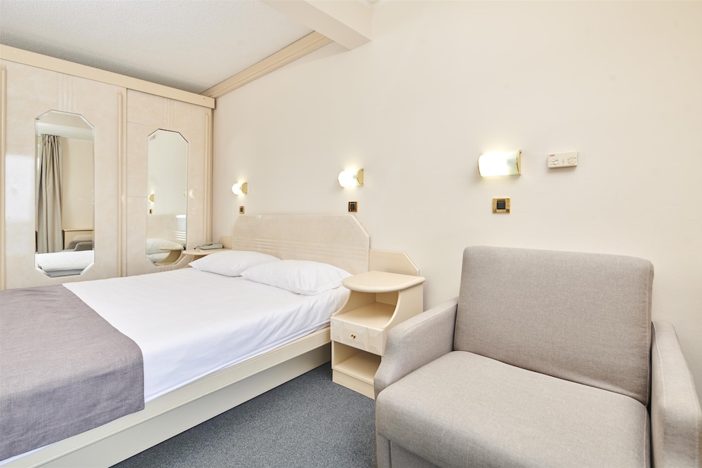Hotel Gran Vista Plava Laguna — Hotel rooms in Poreč, Istria
