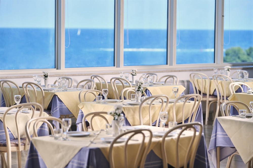 Hotel Gran Vista Plava Laguna — Restaurant & bars in Poreč, Istria