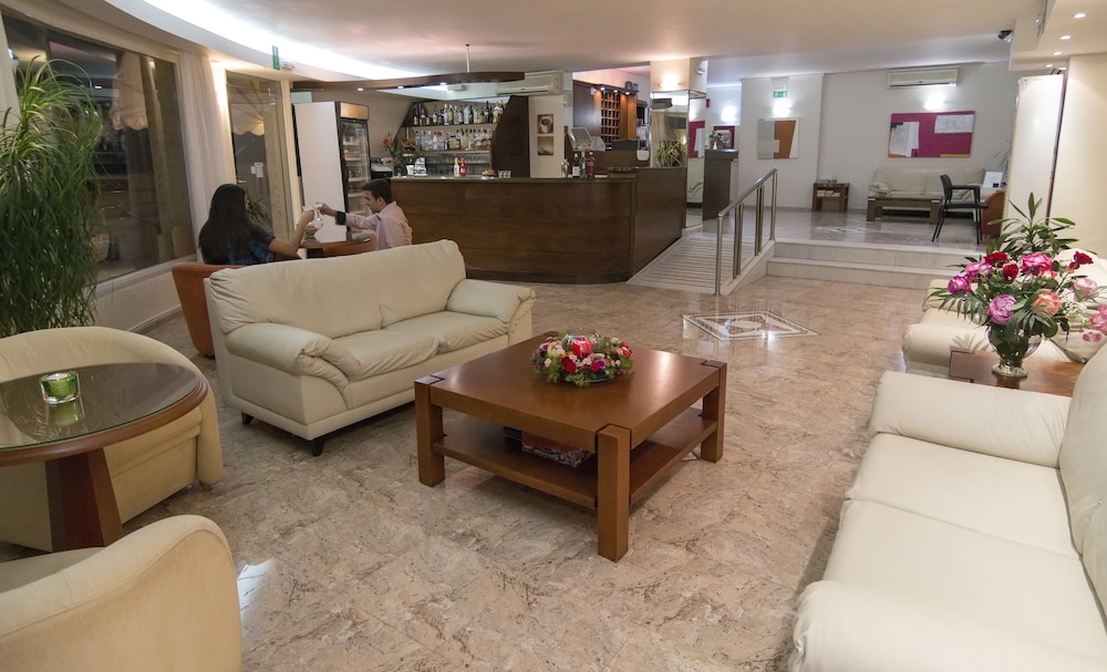 Porto Alegre — Restaurant & bars in Chania